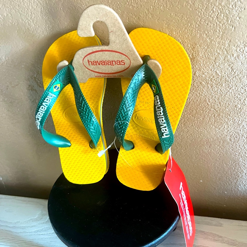 Brand New kids Haviana flip flops!